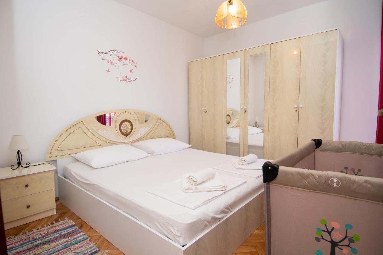 Apartmani Ivana 2 Kastela Ngoại thất bức ảnh