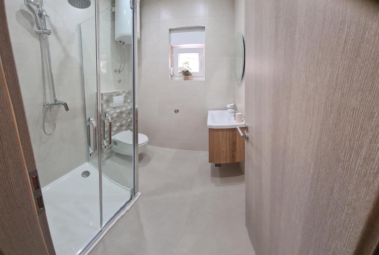 Apartmani Ivana 2 Kastela Ngoại thất bức ảnh