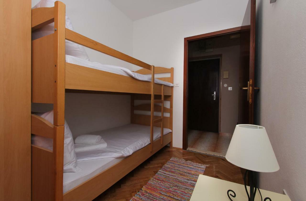 Apartmani Ivana 2 Kastela Ngoại thất bức ảnh